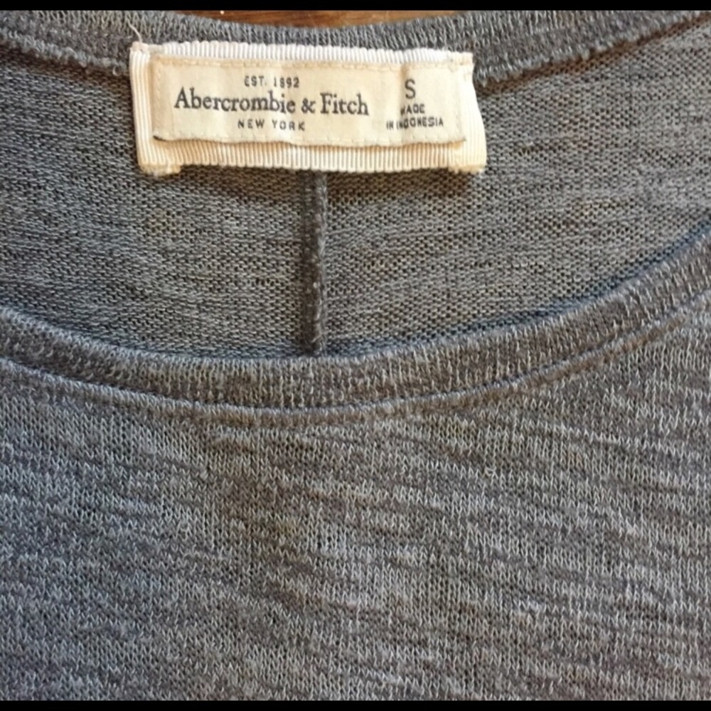 A+F cropped sweater top - Picture 2 of 3